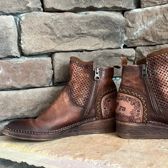 Brown Leather Ankle Boots - Picture 5 of 10